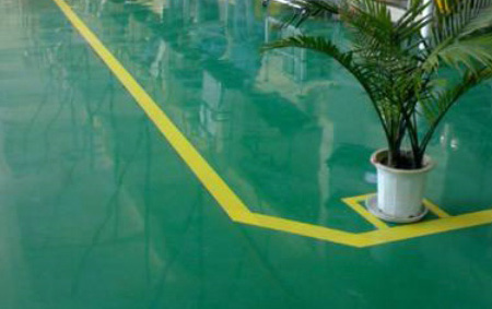 环氧地坪漆地面潮湿的原因跟处理方法是什么？